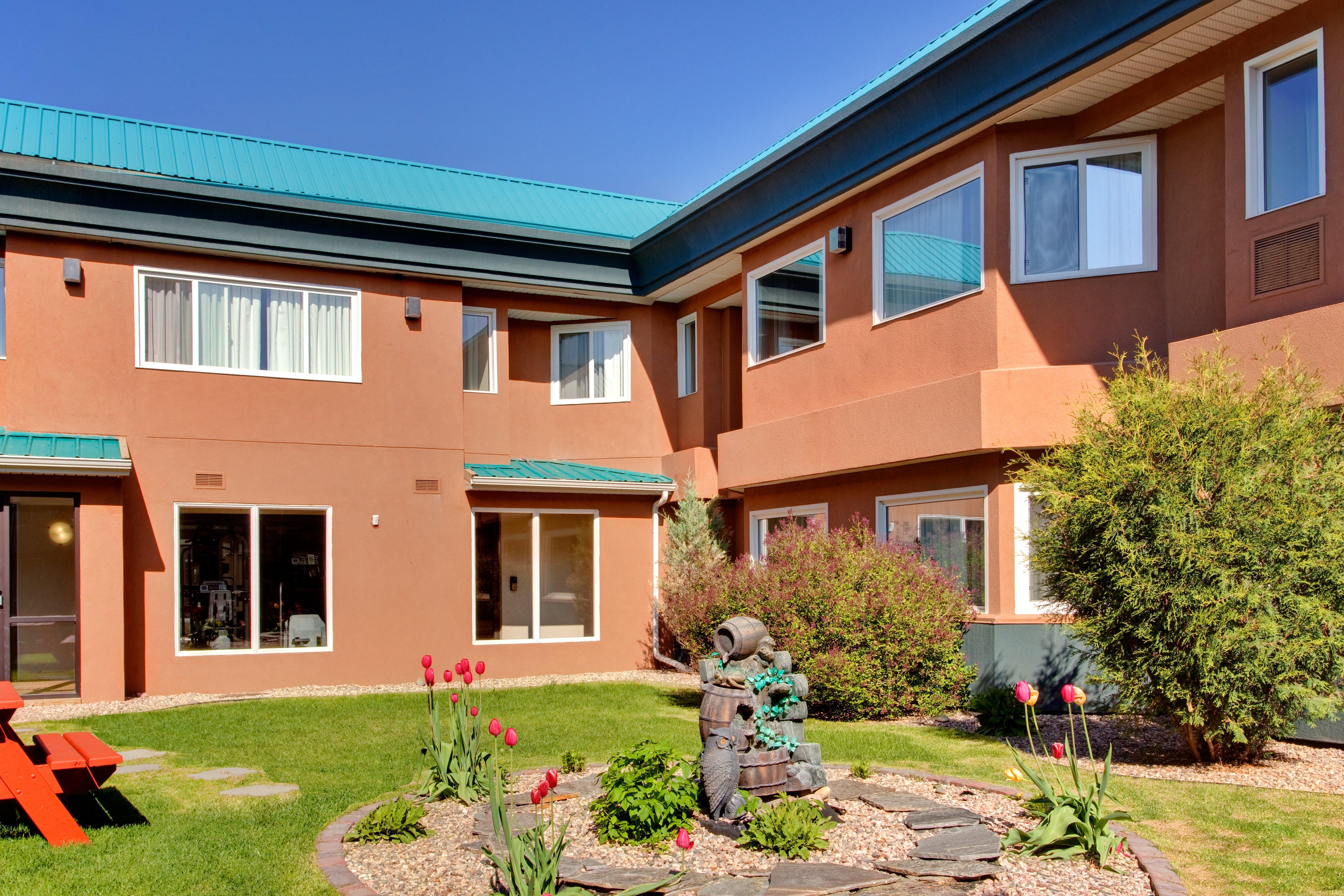 Holiday Inn Express Red Deer By Ihg Zewnętrze zdjęcie